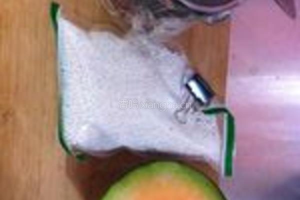 哈蜜瓜椰浆西米露的做法图解1