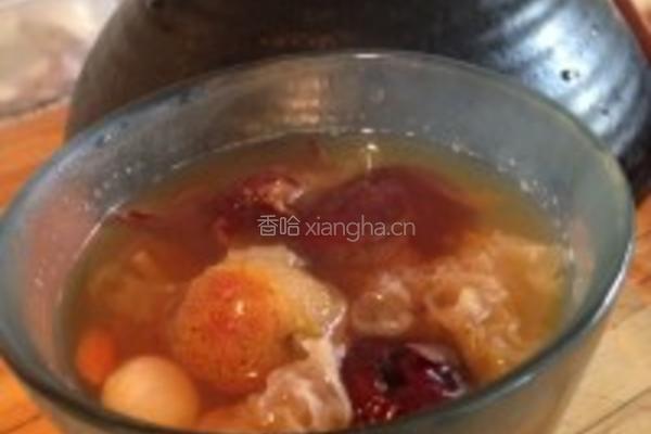 银耳冰糖山楂糖水的做法图解2