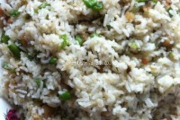 橄榄菜四季豆炒饭的做法图解1