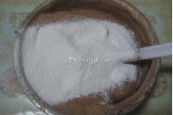 可可榴莲蛋糕卷的做法图解2