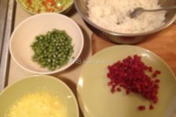 黄金蛋炒饭的做法图解1
