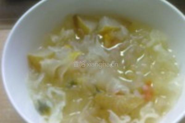 菊花冰糖雪梨银耳汤的做法图解3