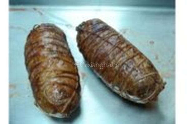 小羊腿肉瓤鸭肝配迷迭香汁的做法图解1