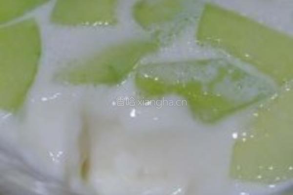 香瓜牛奶冰的做法图解3