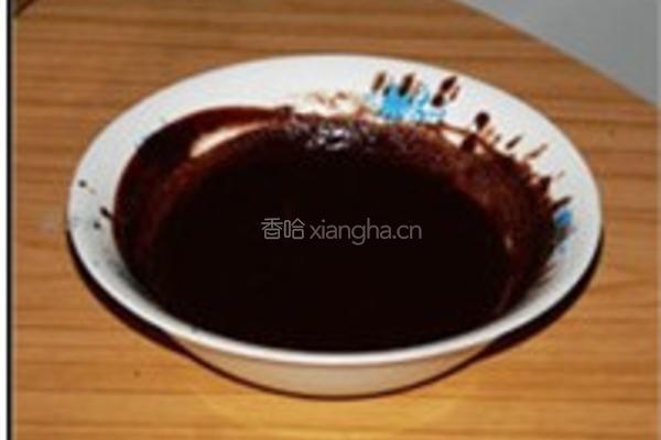 古典猫翻糖巧克力蛋糕配覆盆子奶油霜的做法图解1