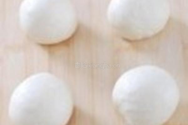 奶酪火腿鹌鹑蛋咸面包的做法图解1