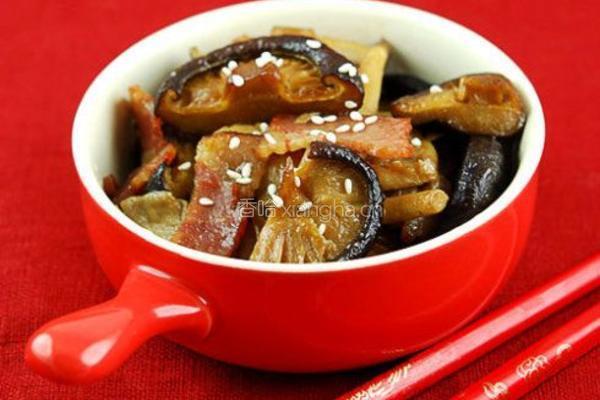 橄榄油培根炒双菇