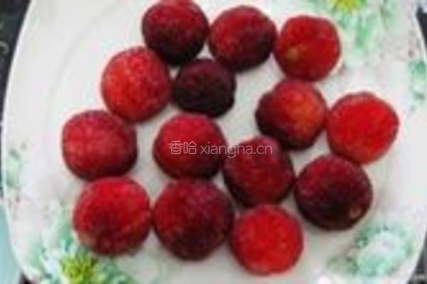 冰镇杨梅的做法图解1