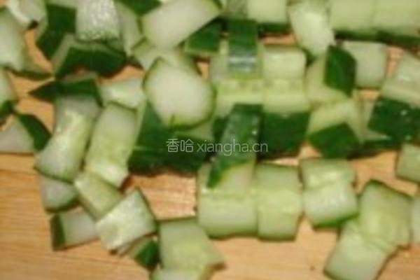 五彩虾仁炒饭的做法图解2