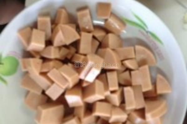 咖喱火腿炒饭的做法图解1