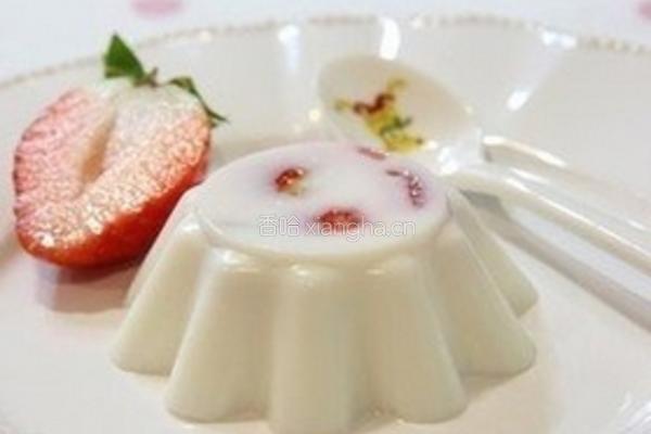 QQ牛奶草莓甜布丁