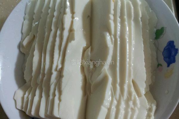 烤椒皮蛋豆腐的做法图解1
