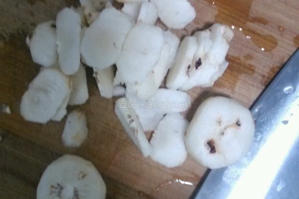 圆肉马蹄糖水的做法图解1