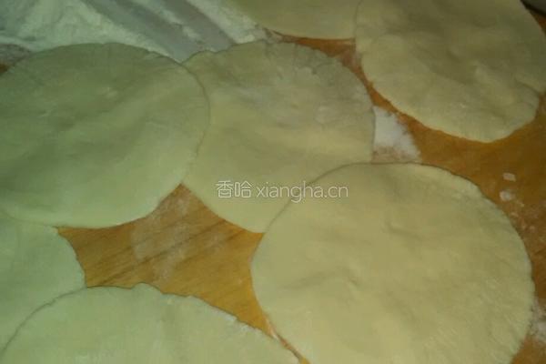 芹菜猪肉馅包子的做法图解5