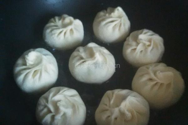 芹菜猪肉馅包子的做法图解11