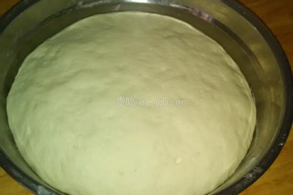 芹菜猪肉馅包子的做法图解1