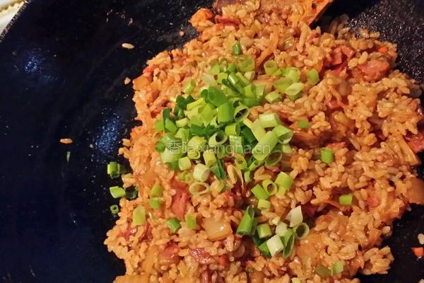 培根辣白菜炒饭的做法图解4