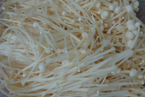 干炸金针菇的做法图解1