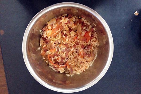 洋葱西红柿牛肉炒饭的做法图解1