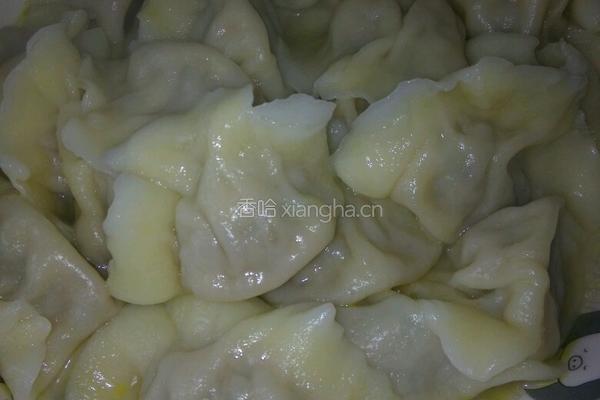 芹菜猪肉水饺的做法图解7
