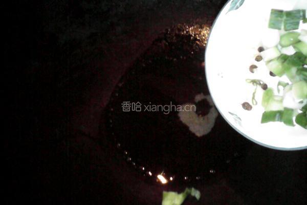 葫芦爪炒火腿肠的做法图解3
