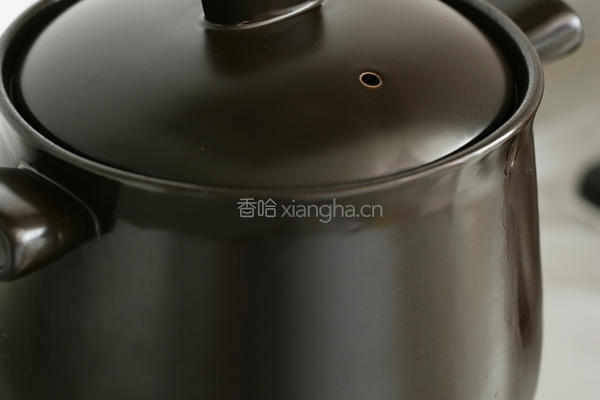 笋干炖鸡的做法图解4