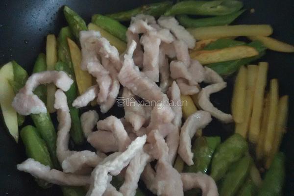 土豆杭椒炒肉条的做法图解7