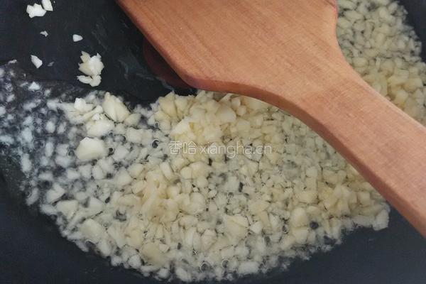 蒜蓉粉丝金针菇的做法图解4