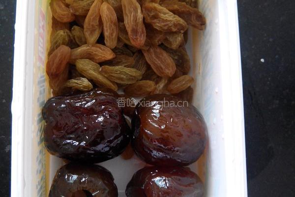 葡萄干蜜枣罗宋包的做法图解3