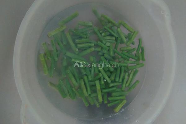 花椒油凉拌豇豆的做法图解4