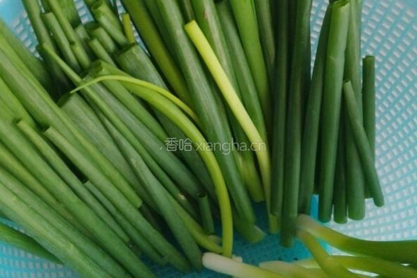 葱油拌面的做法图解1