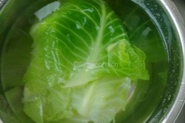 圆白菜蒸肉卷的做法图解3