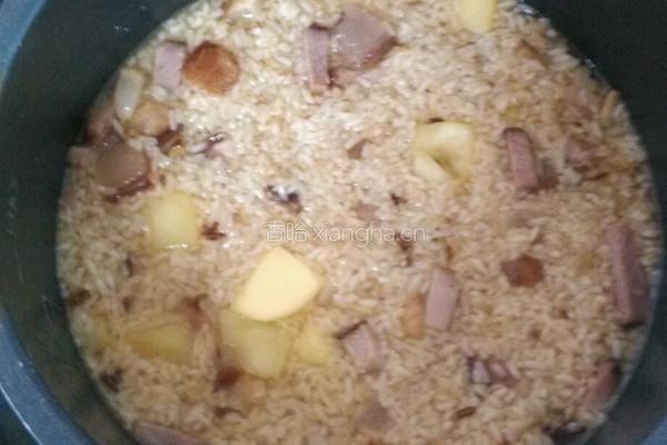 腊肉土豆糯米饭的做法图解7