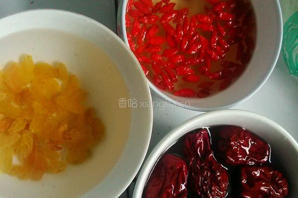 银耳汤的做法图解2