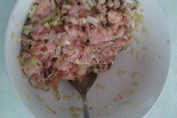 虾仁饺子的做法图解1