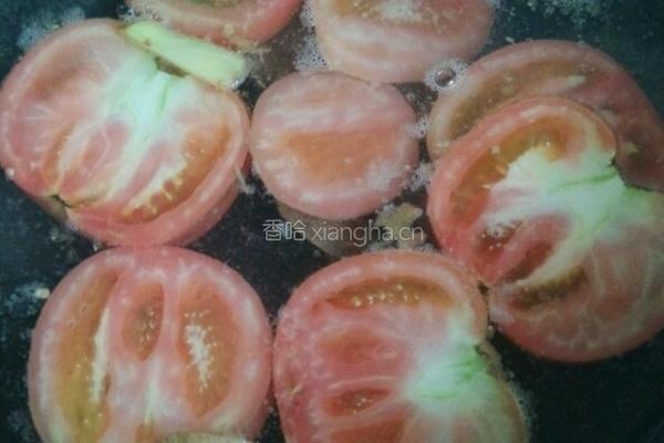 番茄鸡蛋紫菜汤的做法图解2