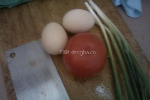 番茄鸡蛋炒饭的做法图解1