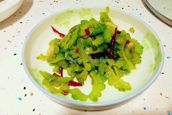 清炒苦瓜的做法图解2