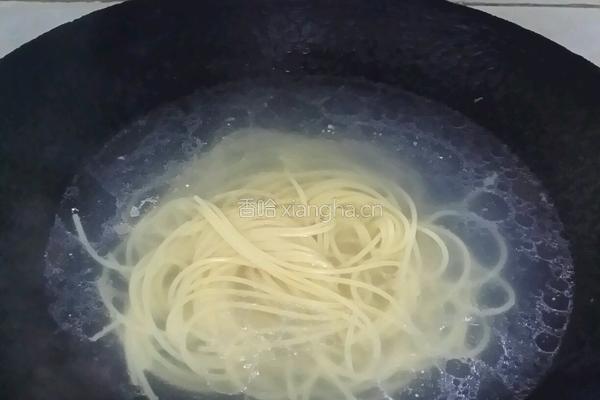 牛肉意面的做法图解3