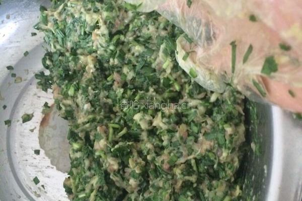韭菜猪肉饺的做法图解4