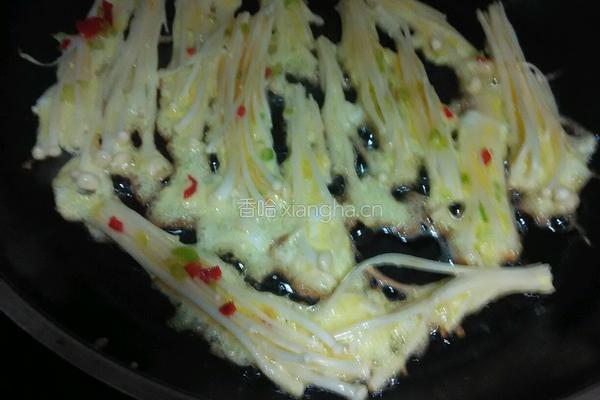 蛋煎金针菇的做法图解8