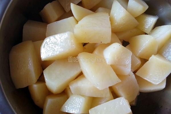 土豆烧排骨的做法图解3