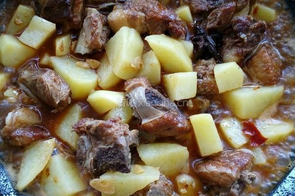土豆烧排骨的做法图解6