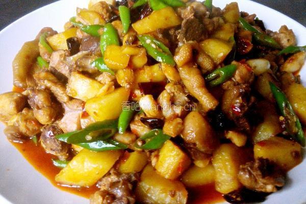 尖椒洋芋烧鸡的做法图解6