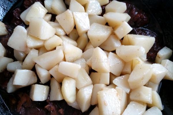 土豆烧排骨的做法图解6