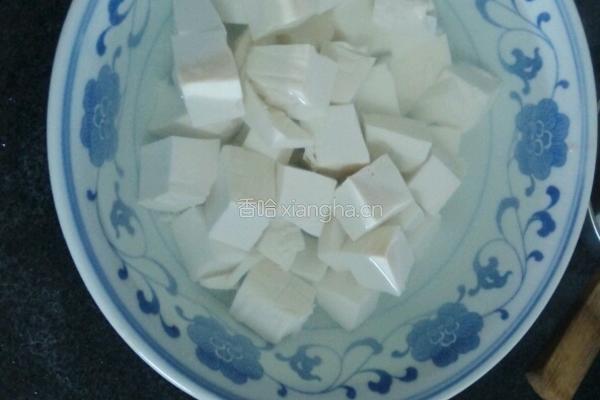 正宗四川麻婆豆腐的做法图解1