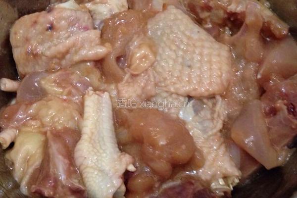 香菇炆鸡肉的做法图解1
