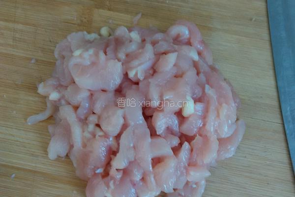 蒜香鸡肉丸的做法图解1