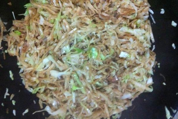 圆白菜炒饼的做法图解5