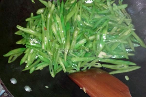干煸芸豆丝的做法图解2